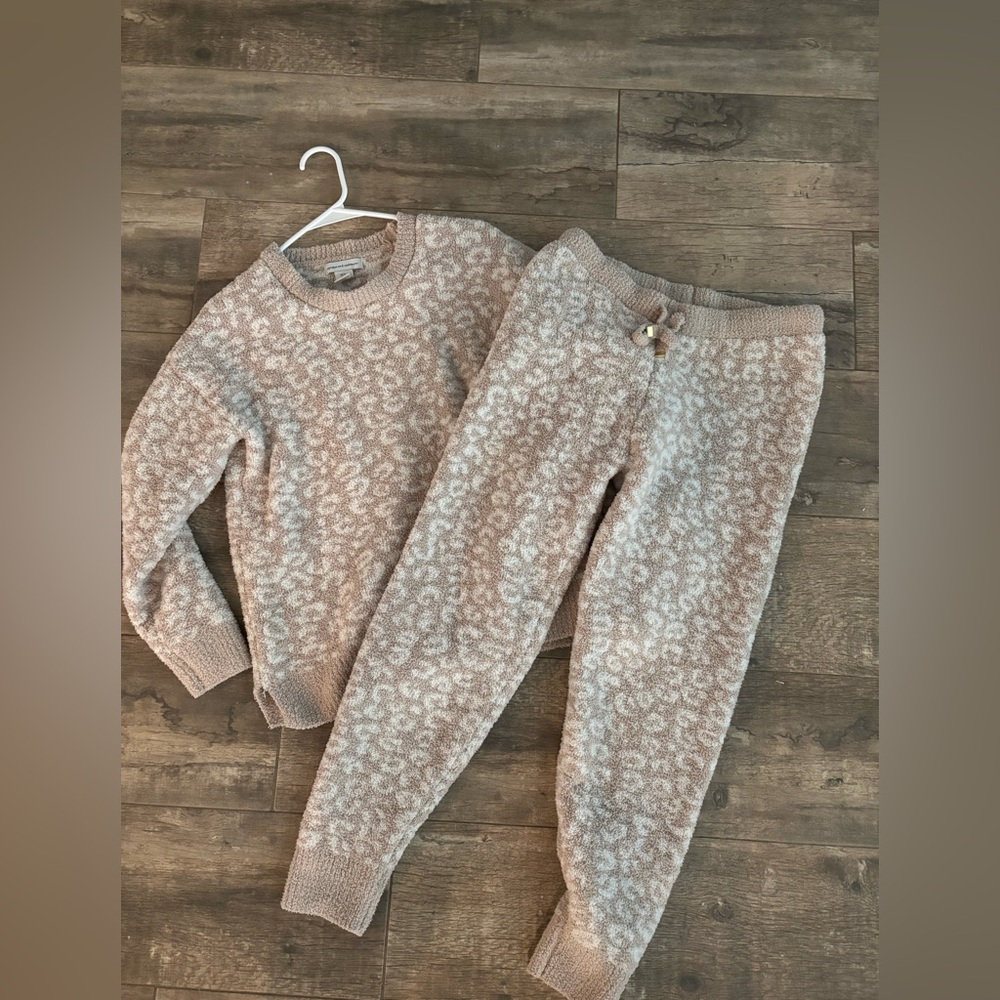 Beige and White Leopard Sweater Material Set